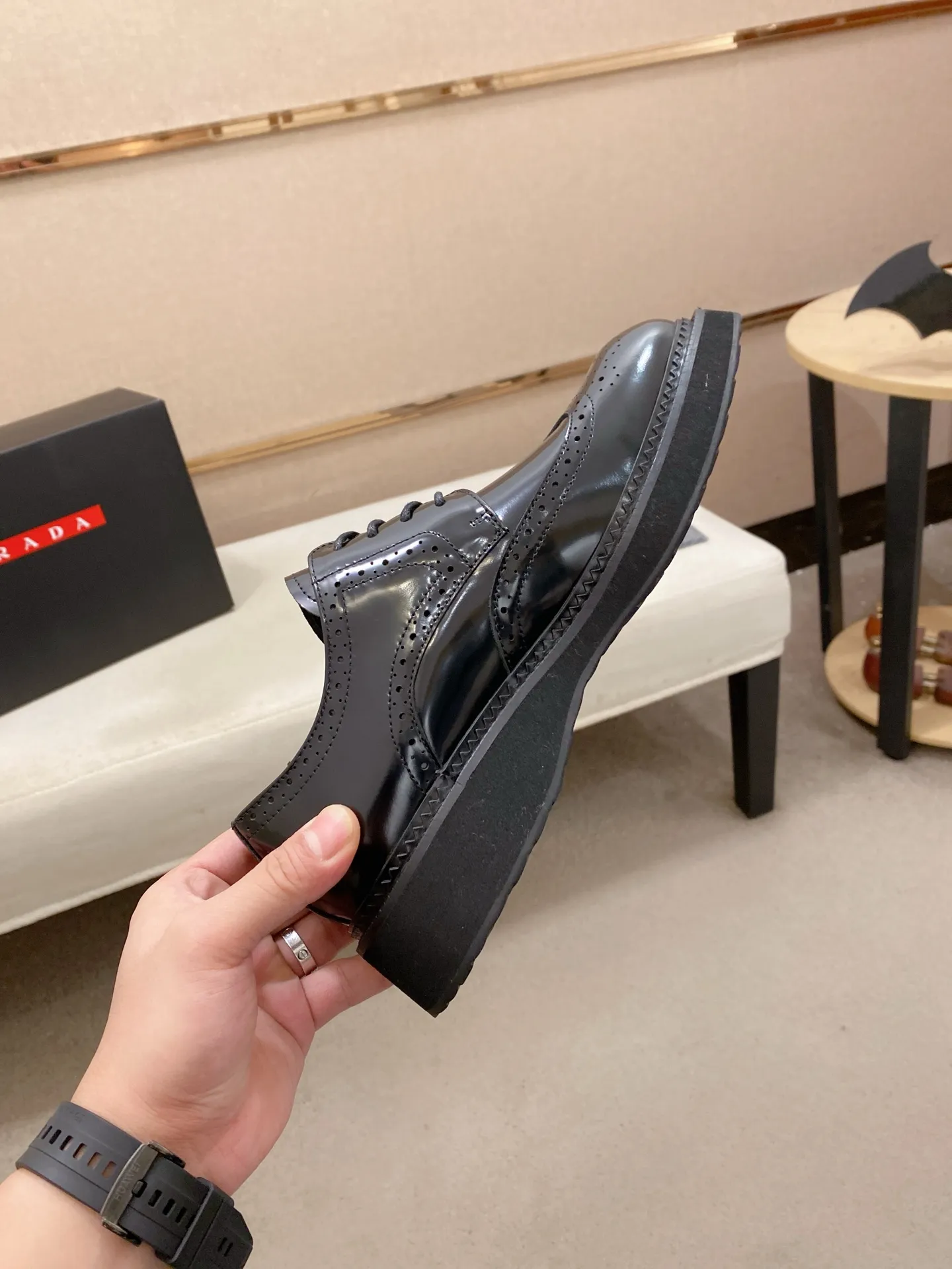 Factory price 720💰 🍁🍁High version High-quality new PRADA (Prada) counters are launched simultaneously, new men's shoes, 😘fabrics are selected from imported lacquered first-layer cowhide, and imported cowhide lining. 👍🏿 High-end ☄️ air-cushion molded anti-slip rubber outsole, exquisite lines, simple and elegant, comfortable and high-end for leisure travel. Code number: 38 to 45